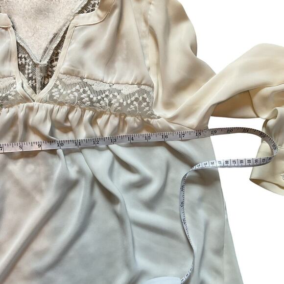 Collection by Cezele White Babydoll Style Tunic. Sheer Detail. Size Small - Picture 4 of 7